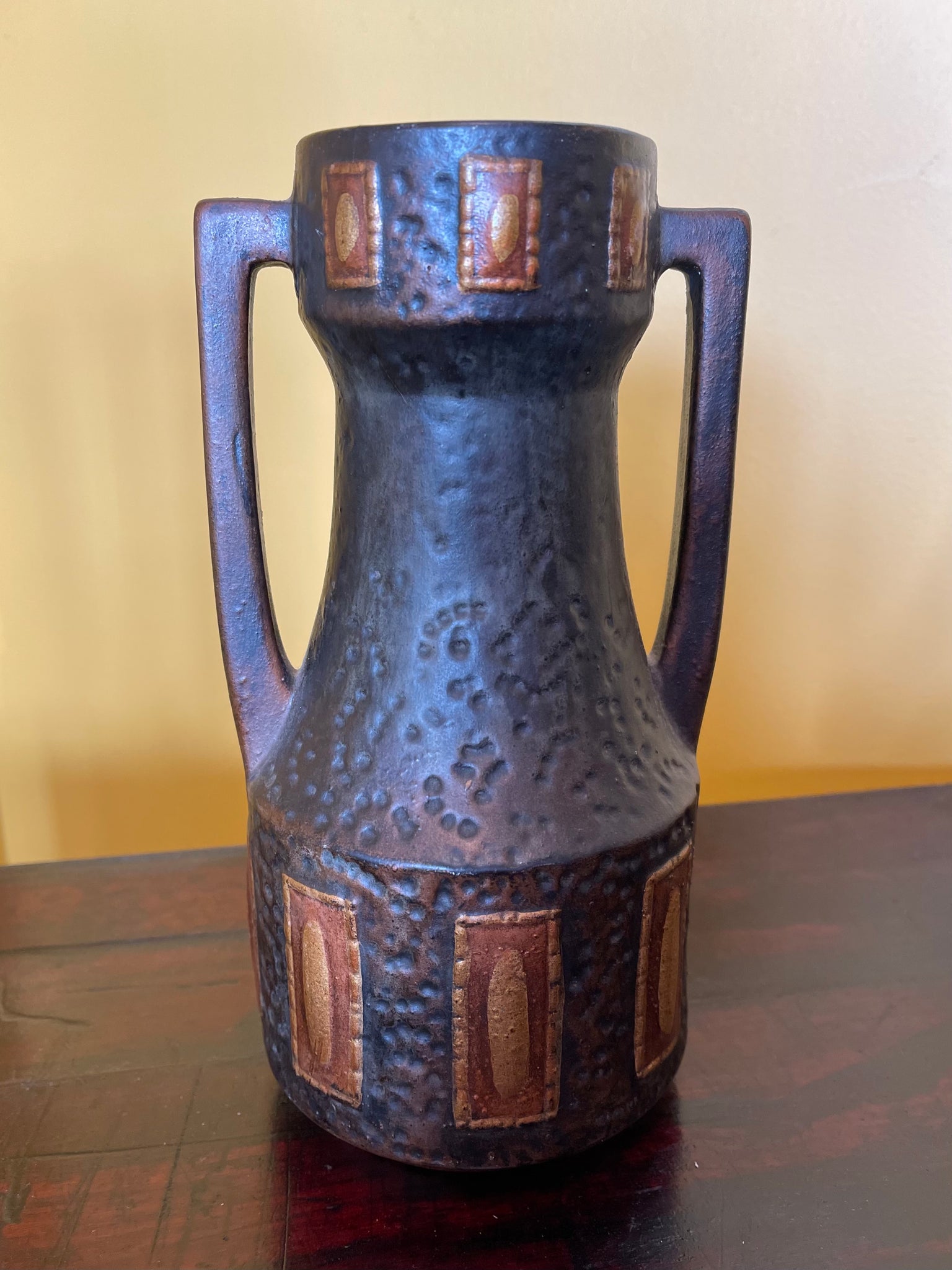BRETBY Clanta Vase 1914 - 20