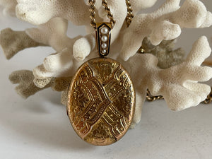 Victorian Large 15ct Gold locket on 9ct Chain