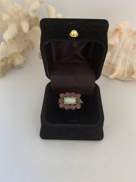 Georgian 9ct Gold Ring Garnet and Opal